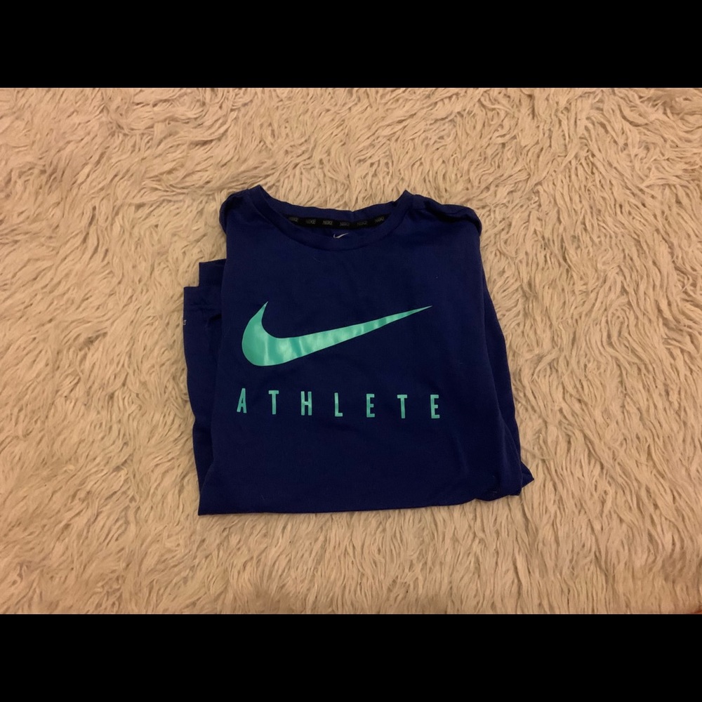 Nike tee